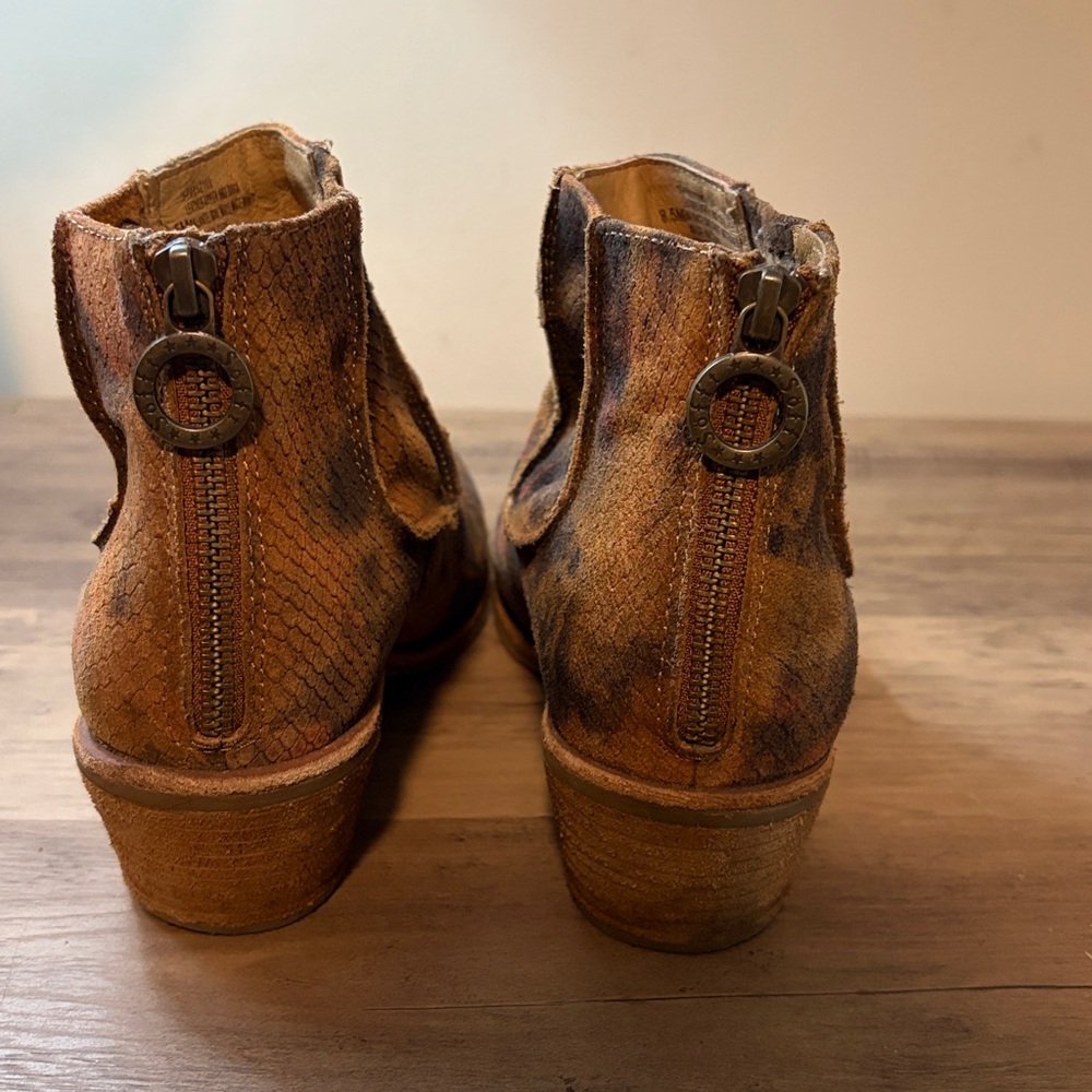 Soft Women’s Andee Bootie in Caramel Multi - Size 8.5 - Picture 4 of 7